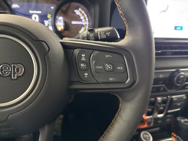 Used 2024 Jeep Wrangler Unlimited AWD/4WD image 32
