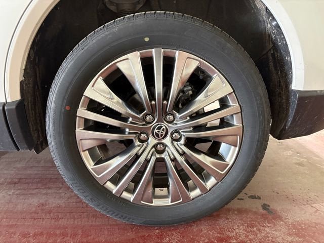 Used 2024 Toyota Venza Limited AWD/4WD image 24