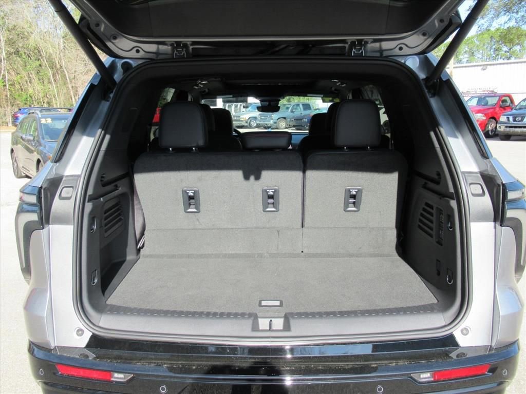 Used 2024 Chevrolet Traverse RS w/ LPO, Floor Liner Package image 30