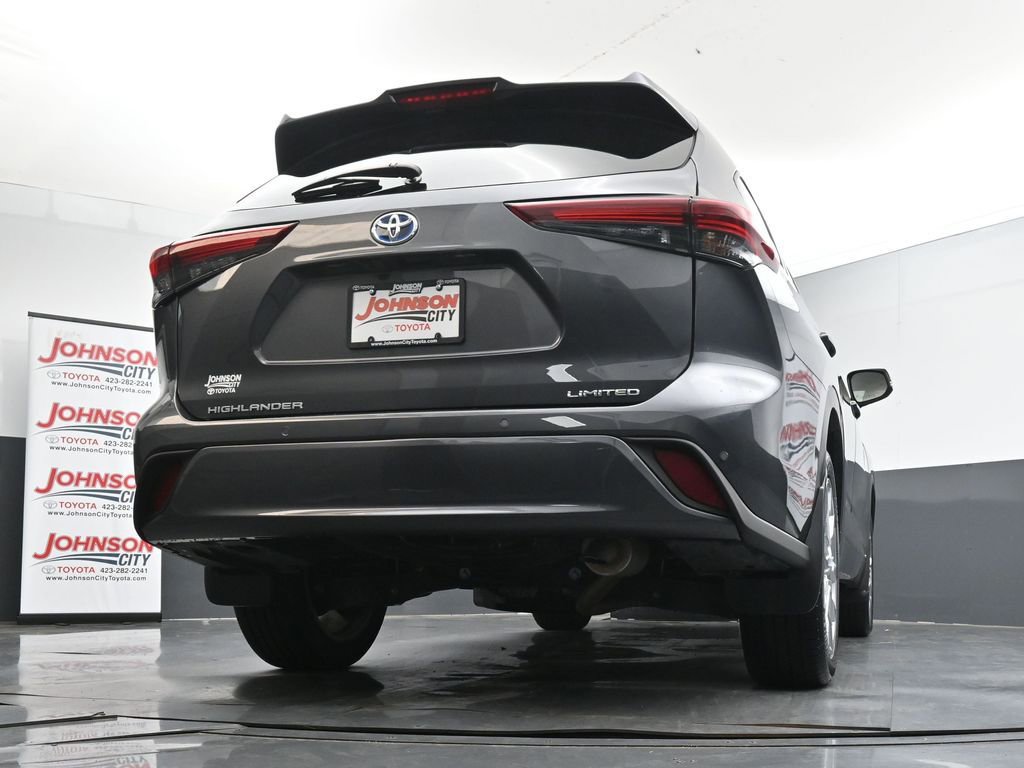 Used 2024 Toyota Highlander Limited AWD/4WD image 43
