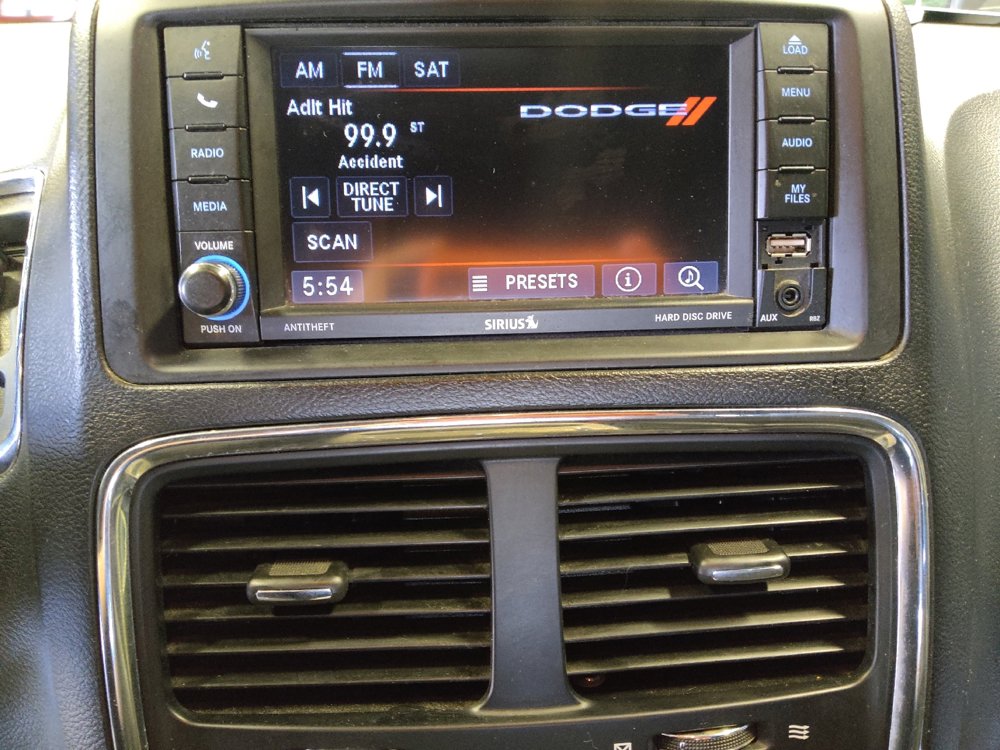 Used 2020 Dodge Grand Caravan SXT FWD image 25