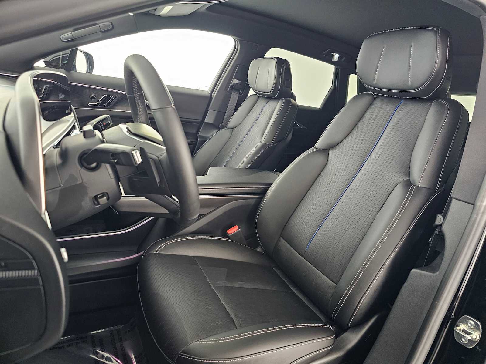 New 2026 Cadillac Lyriq Luxury w/ LPO, Floor Liner Package image 21