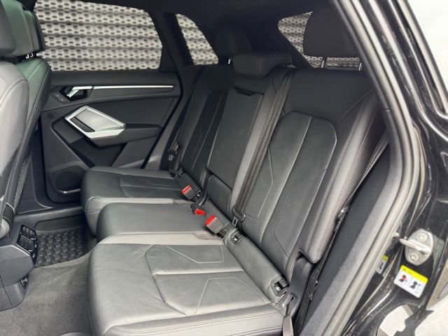 Used 2022 Audi Q3 2.0T Premium image 12