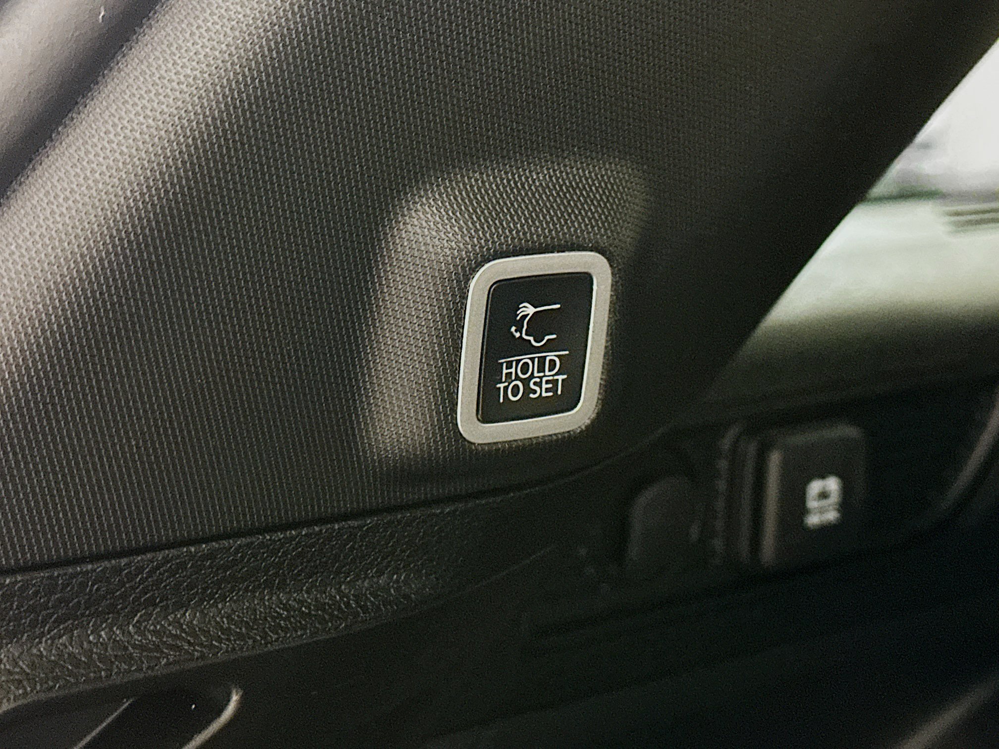 Used 2023 Jeep Grand Cherokee Limited AWD/4WD image 31