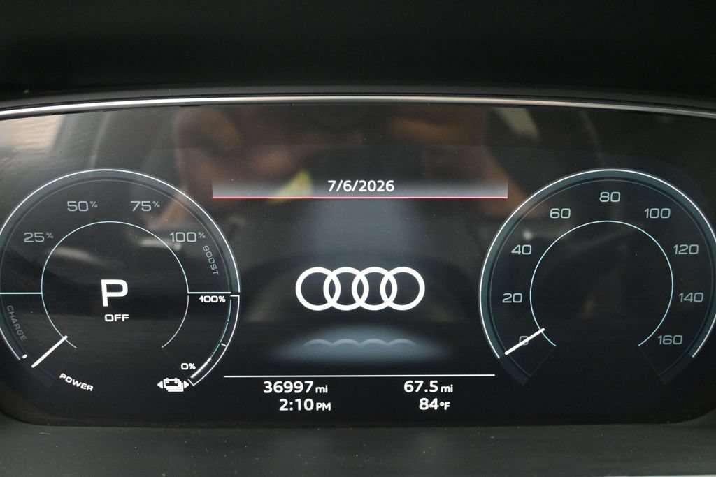 Used 2022 Audi e-tron Premium Plus w/ Premium Plus Package AWD/4WD image 18
