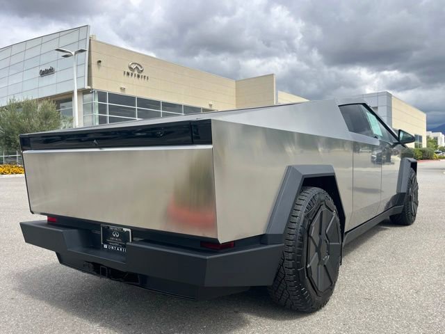 Used 2024 Tesla Cybertruck Cyberbeast AWD/4WD image 4