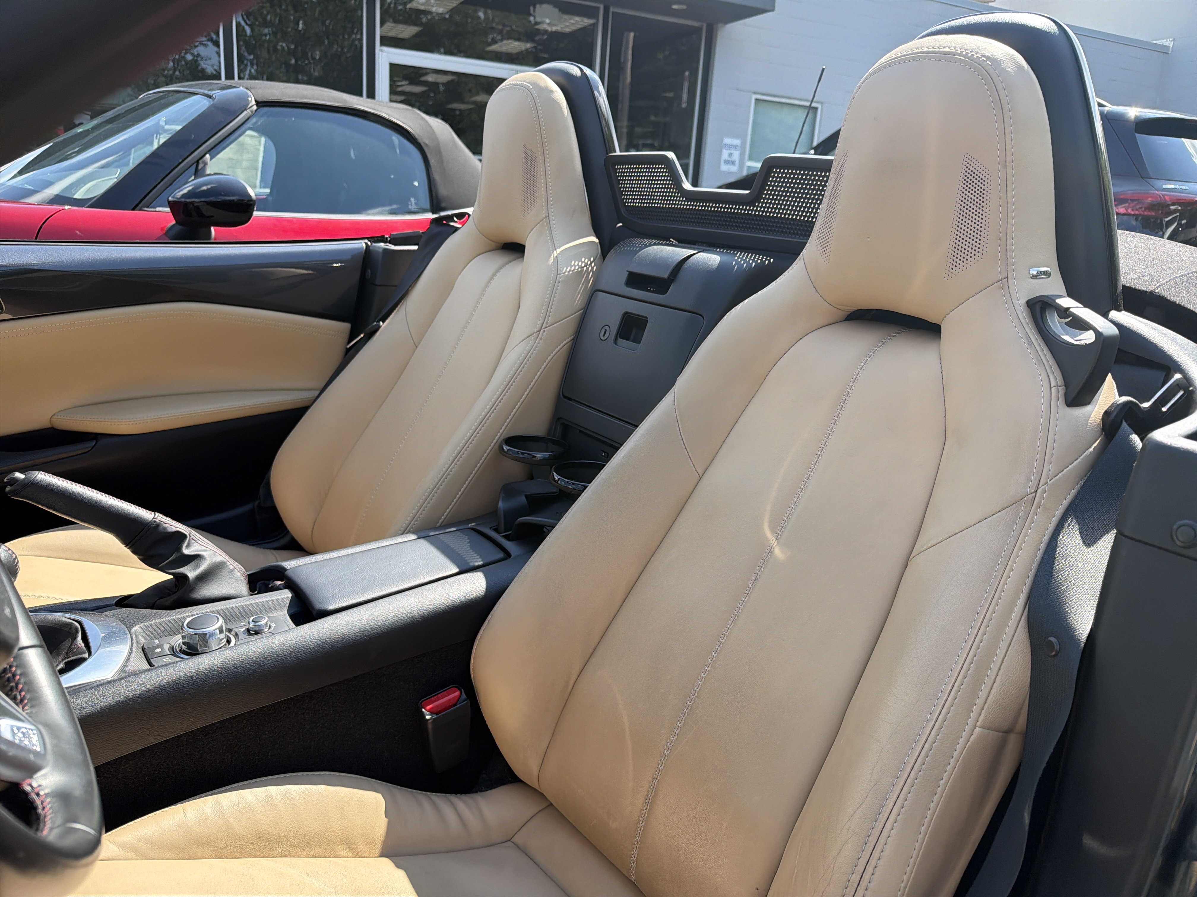 Used 2016 MAZDA MX-5 Miata Grand Touring RWD image 12