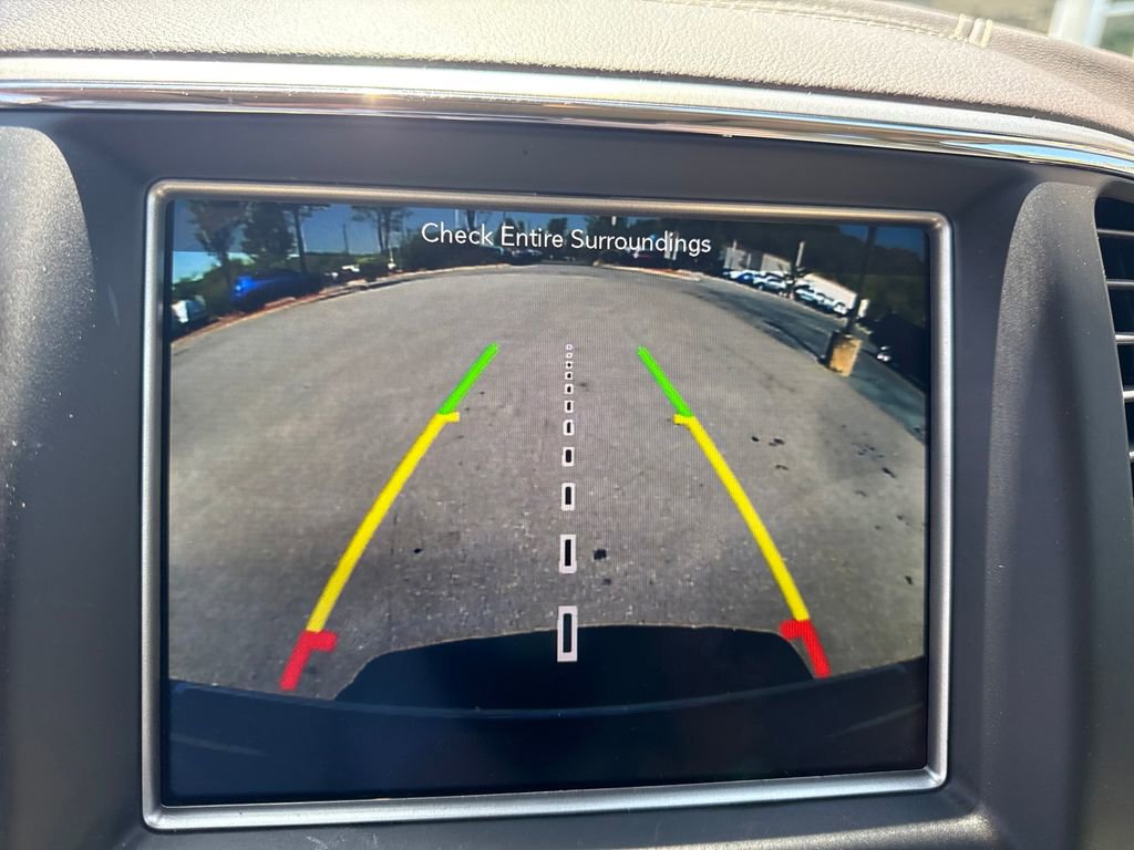 Used 2018 Jeep Grand Cherokee Overland AWD/4WD image 23