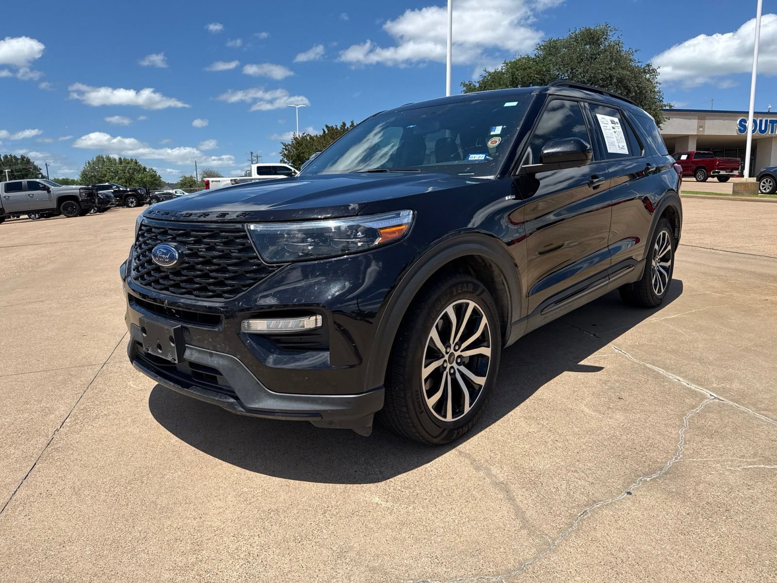 Used 2022 Ford Explorer ST-Line w/ Class IV Trailer Tow Package AWD/4WD image 3