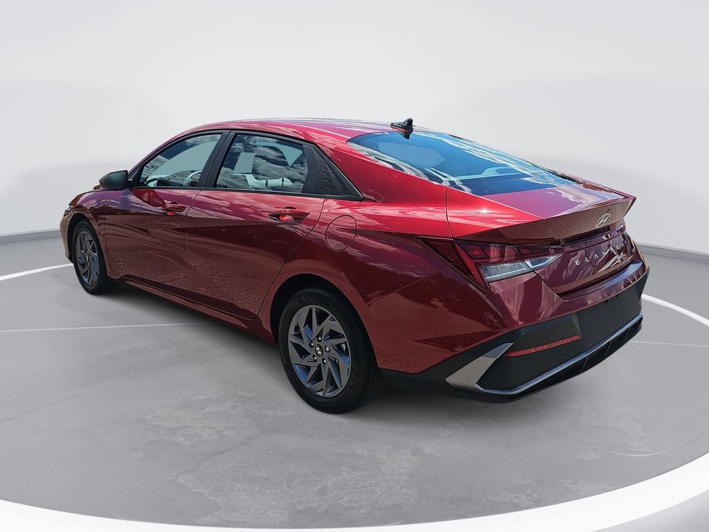 Certified 2024 Hyundai Elantra Blue FWD image 7