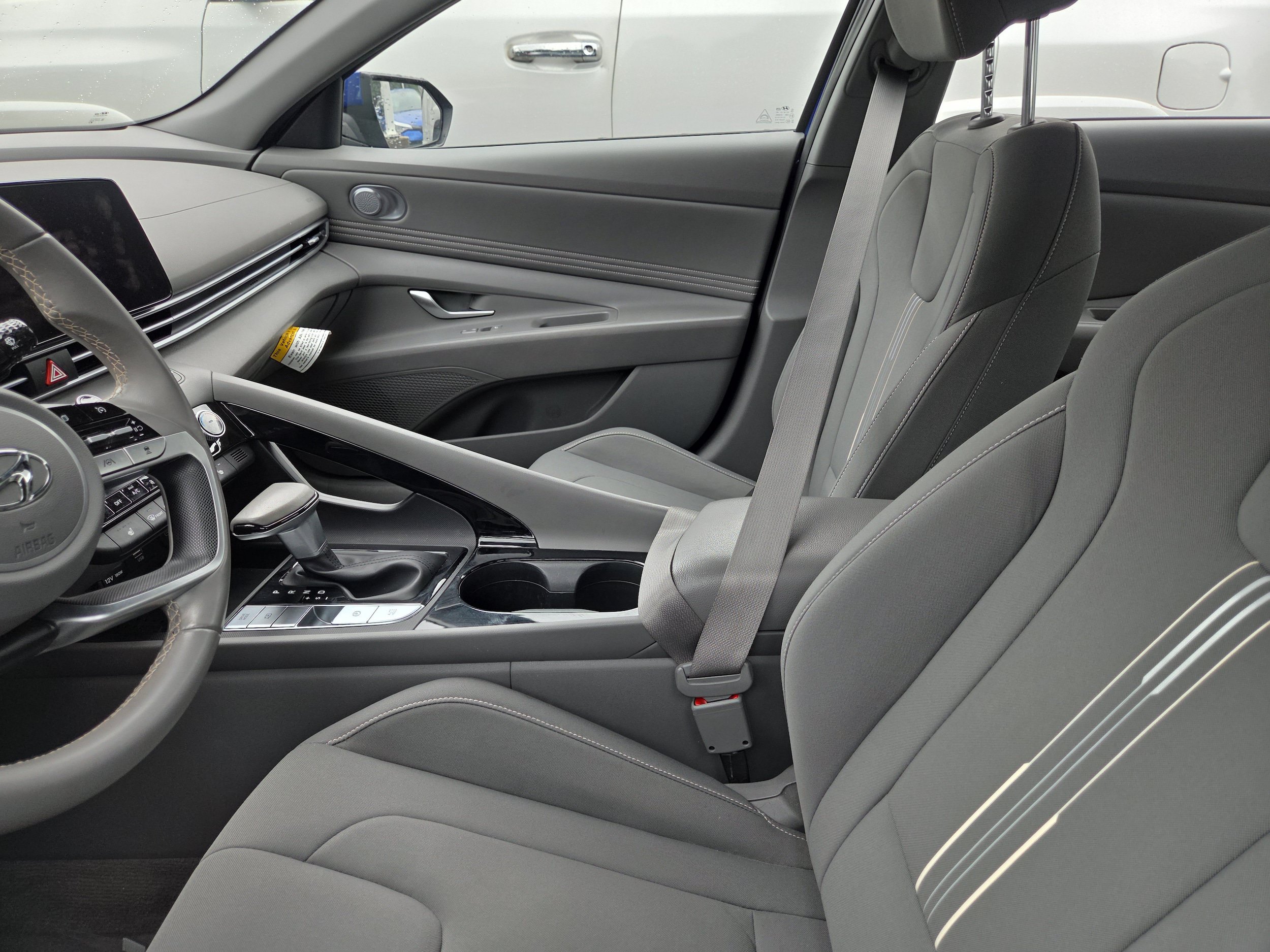Used 2023 Hyundai Elantra SEL w/ Convenience Package FWD image 9