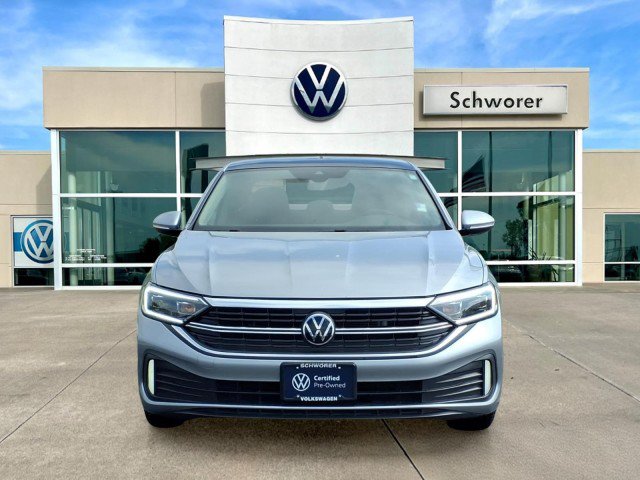 Certified 2023 Volkswagen Jetta SEL FWD image 3