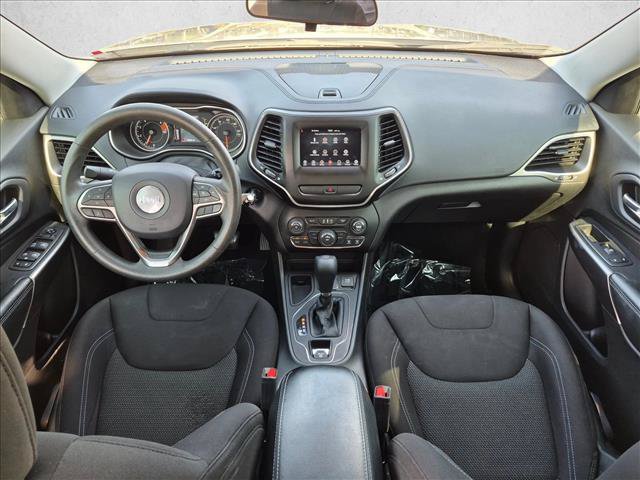 Used 2020 Jeep Cherokee Latitude FWD image 16