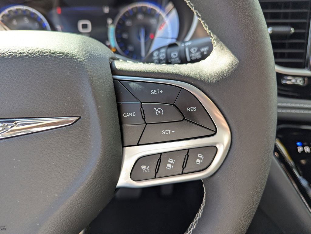 New 2026 Chrysler Pacifica Select FWD image 23