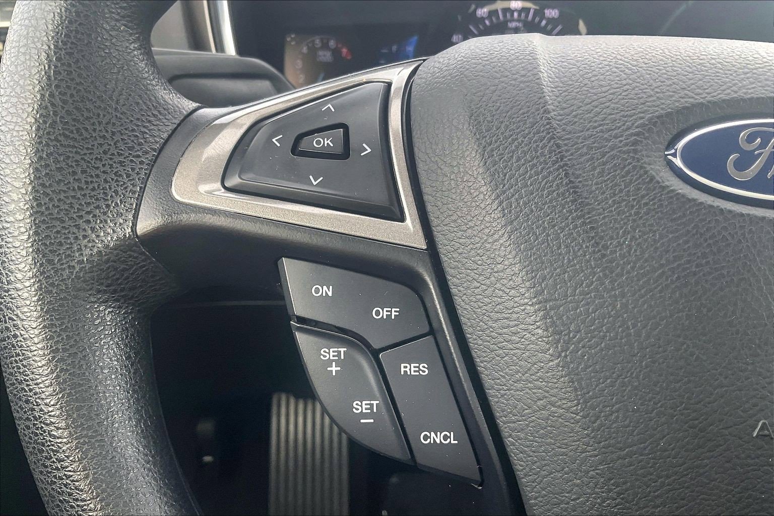 Used 2017 Ford Fusion SE w/ Fusion SE Technology Package image 20