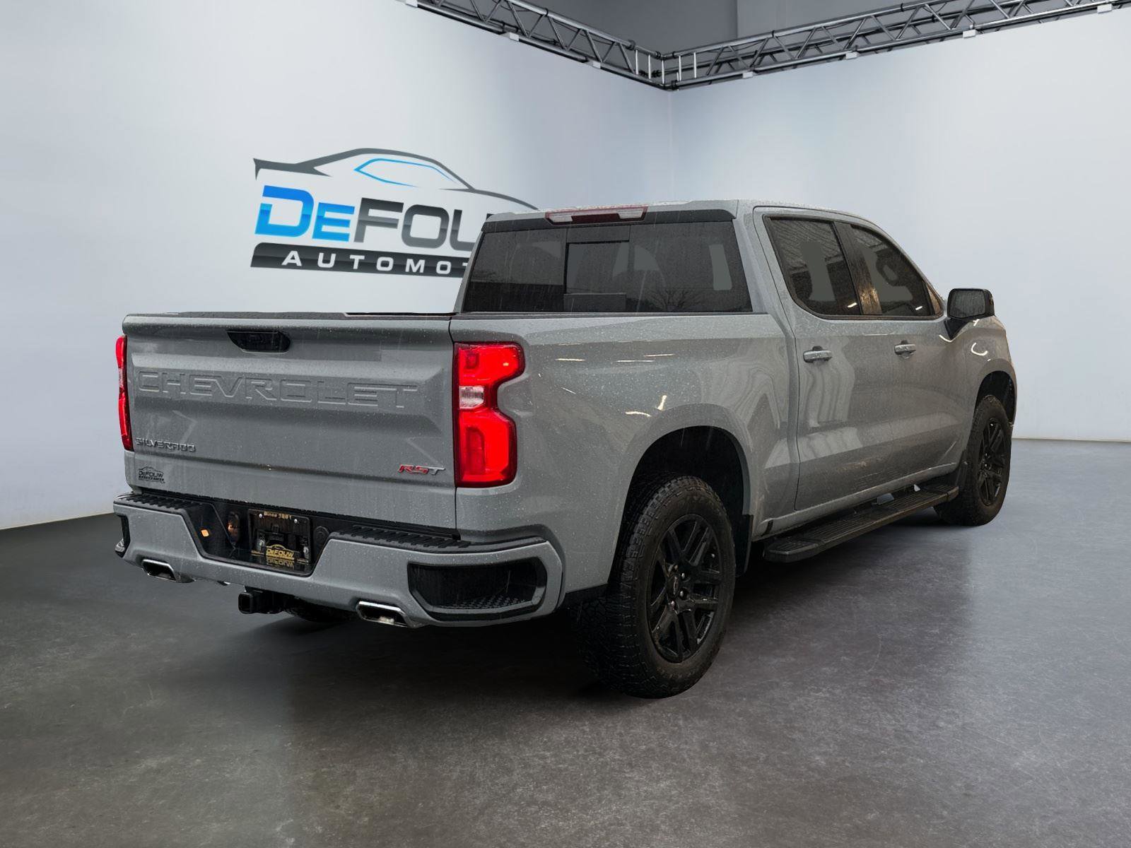 Used 2024 Chevrolet Silverado 1500 RST w/ Convenience Package II AWD/4WD image 3