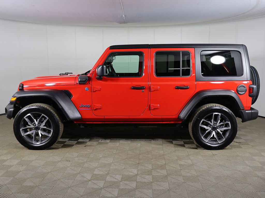 Used 2024 Jeep Wrangler Unlimited w/ LED Headlamp & Fog Lamp Group image 10