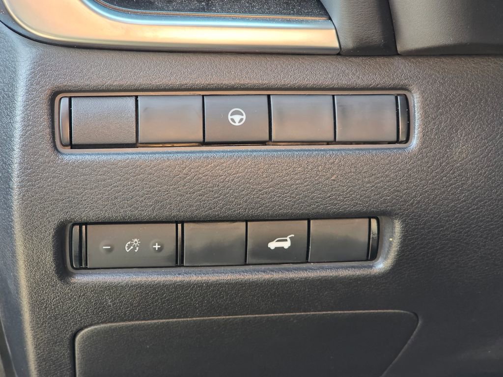 Used 2023 Nissan Rogue SV w/ SV Premium Package image 15