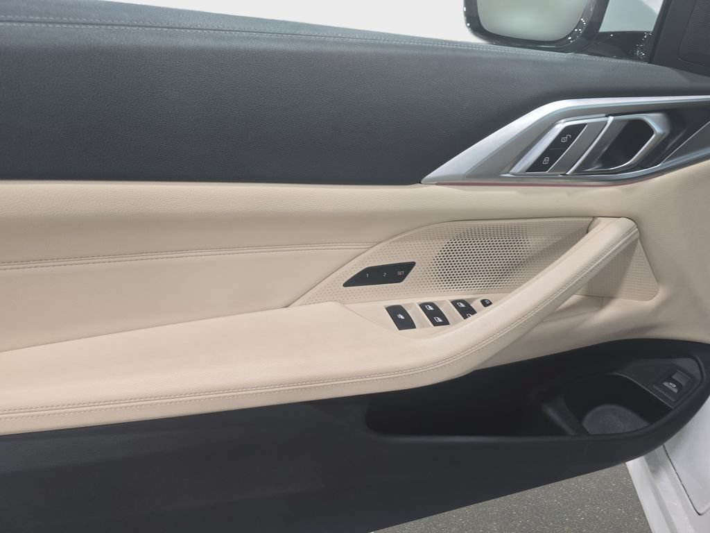 Used 2024 BMW 430i Convertible w/ M Sport Package RWD image 18