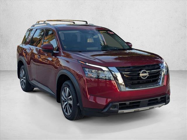 Used 2024 Nissan Pathfinder SL FWD image 3