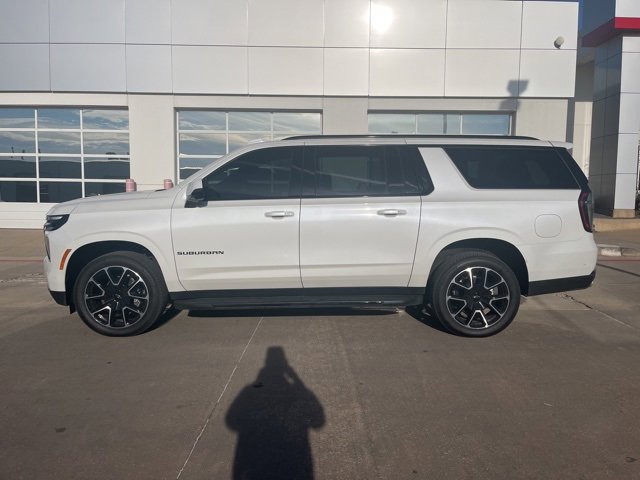 Used 2025 Chevrolet Suburban RST w/ Comfort Package image 2
