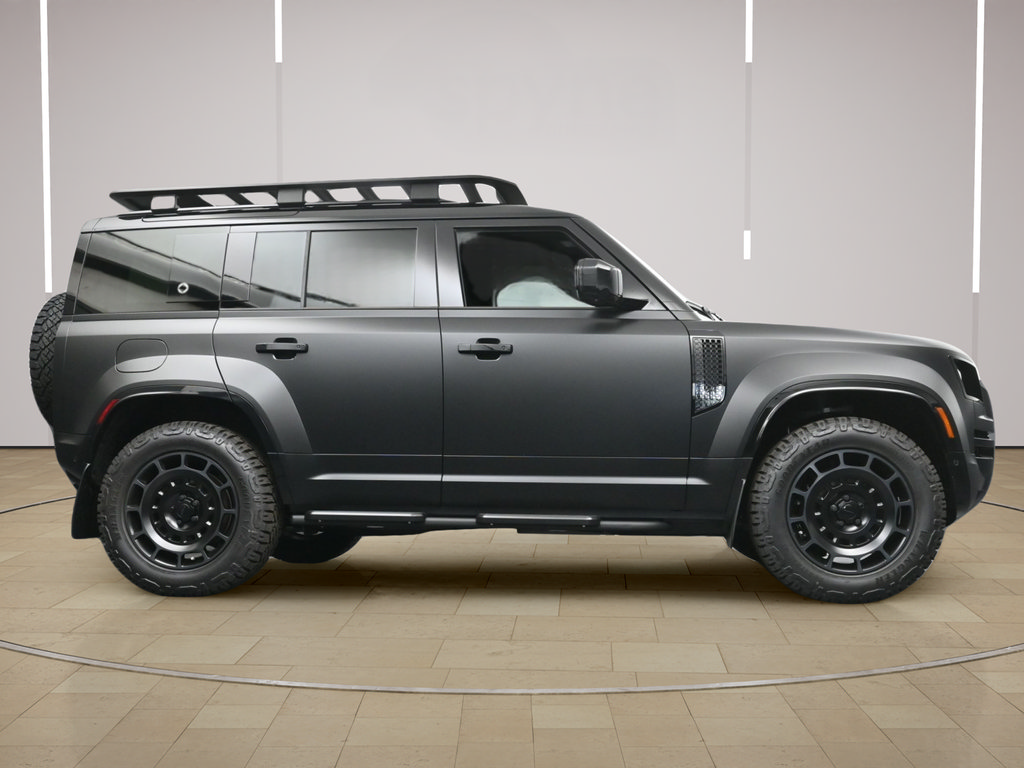New 2026 Land Rover Defender 110 AWD/4WD image 27
