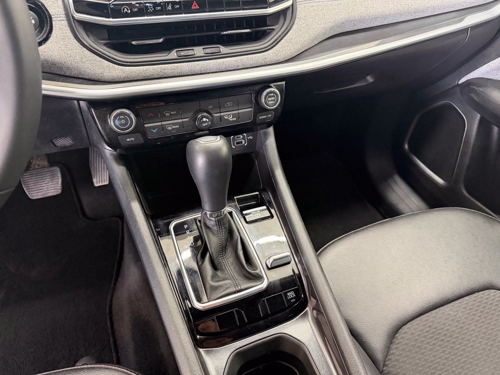 Used 2024 Jeep Compass Latitude AWD/4WD image 19