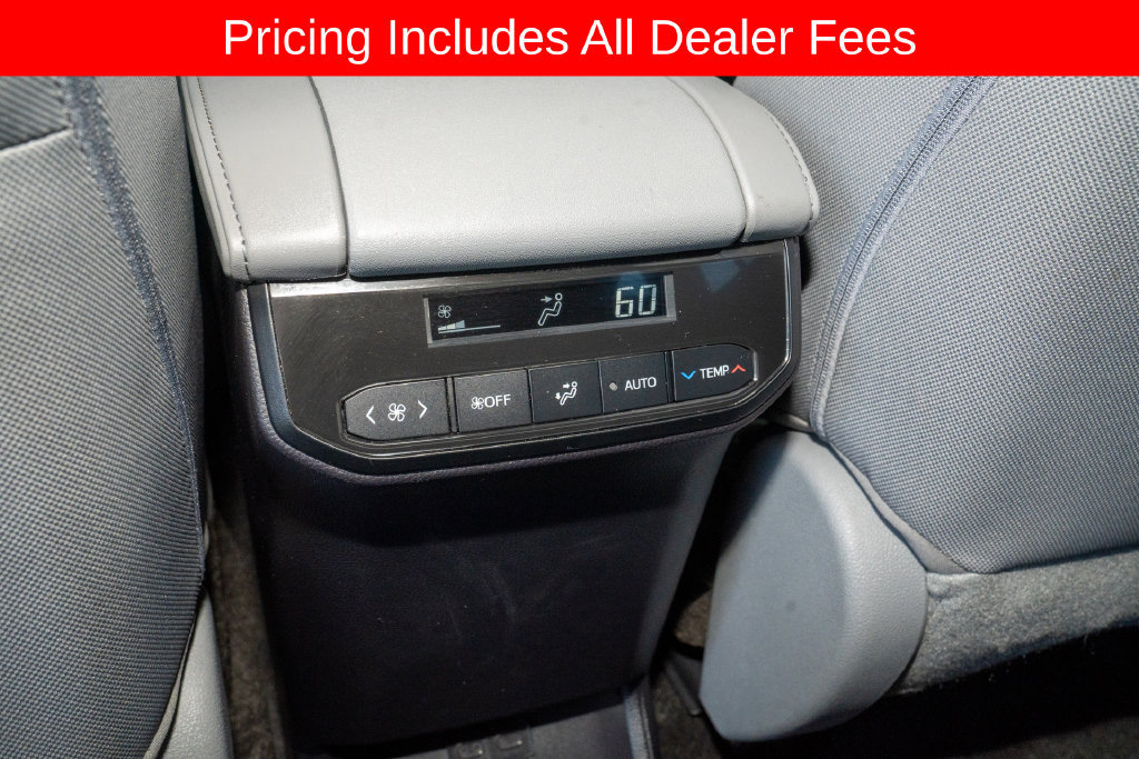 Used 2023 Toyota Highlander LE FWD image 8