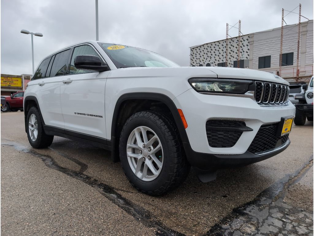Used 2023 Jeep Grand Cherokee Laredo w/ Trailer Tow Prep Group (B) image 36