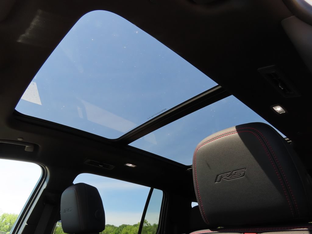 New 2026 Chevrolet Traverse RS w/ LPO, Floor Liner Package AWD/4WD image 7