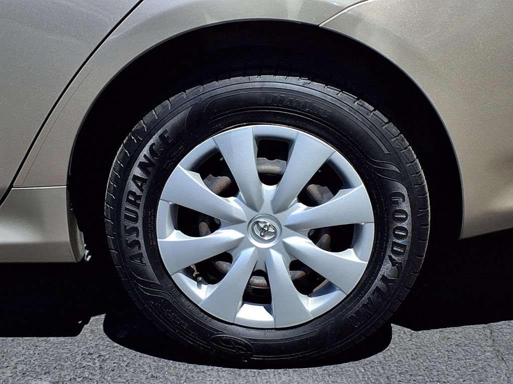 Used 2009 Toyota Corolla LE FWD image 4