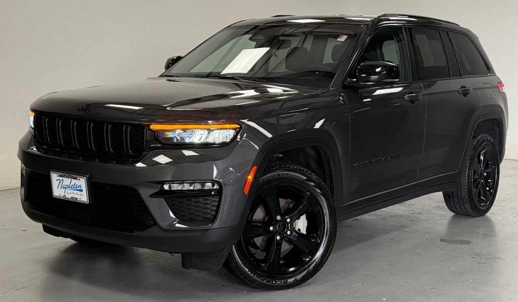 Used 2023 Jeep Grand Cherokee Limited w/ Black Appearance Package AWD/4WD image 1