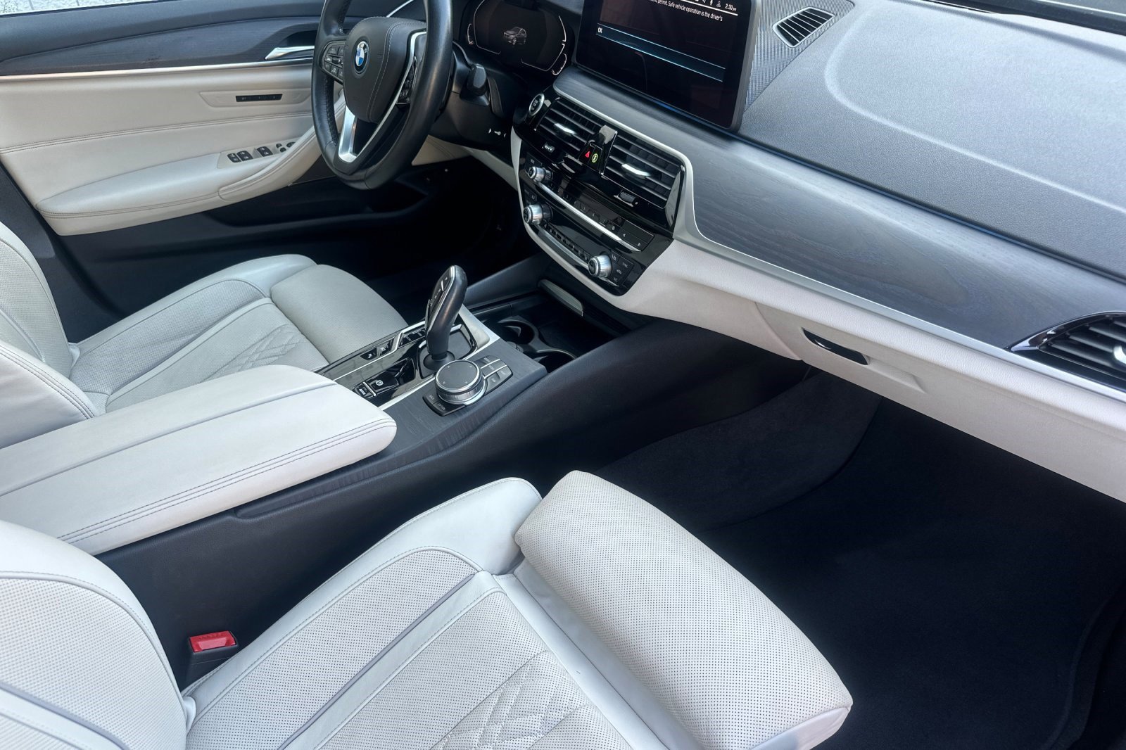 Certified 2023 BMW 530e xDrive w/ Executive Package image 19