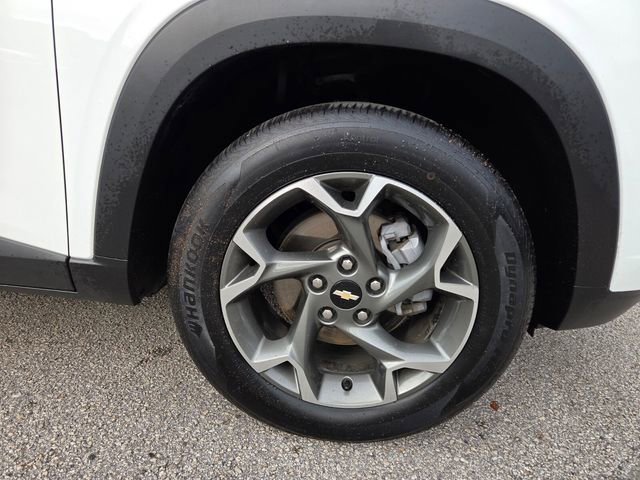 Certified 2025 Chevrolet Trax LT w/ LT Convenience Package FWD image 27