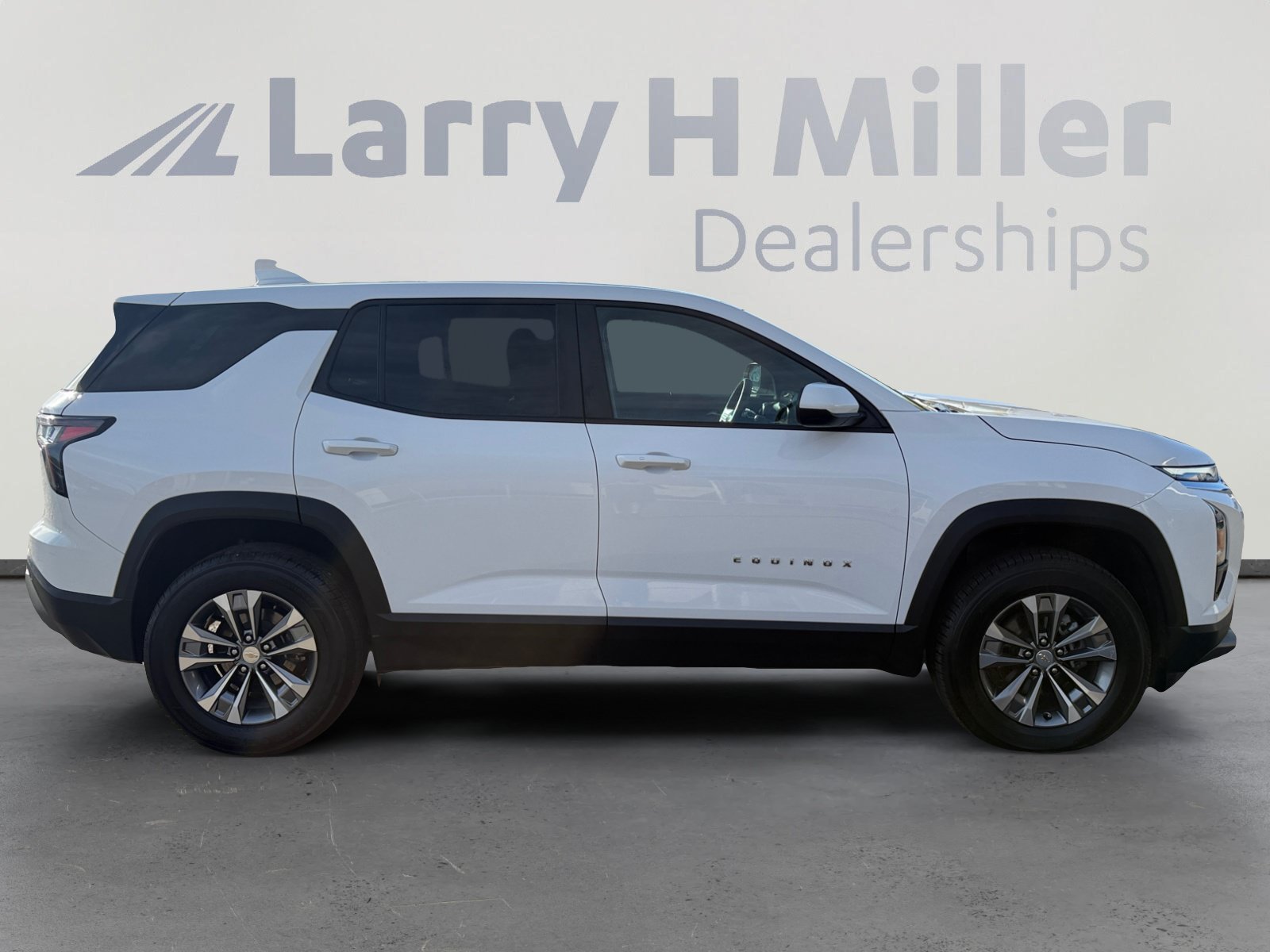 Used 2025 Chevrolet Equinox LT FWD image 6