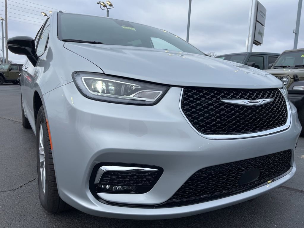 New 2026 Chrysler Pacifica Select image 45