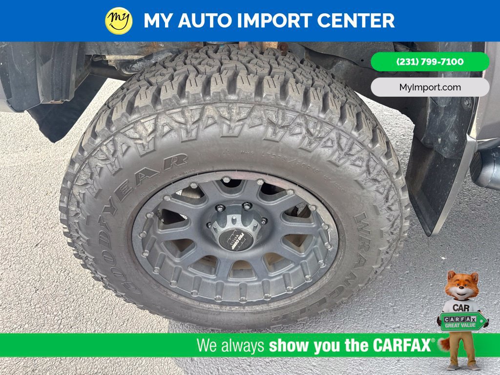 Used 2018 Toyota Tacoma TRD Sport AWD/4WD image 9