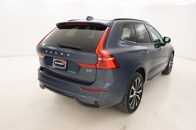 Used 2024 Volvo XC60 B5 Plus image 3