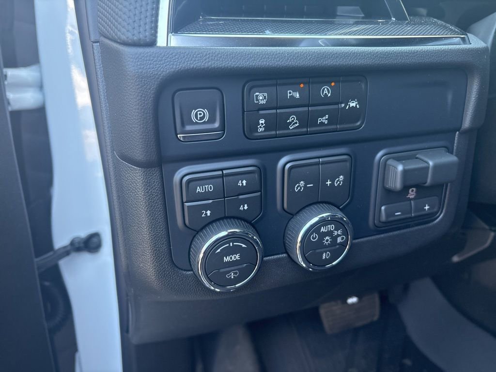New 2026 Chevrolet Suburban RST w/ RST Capability Package image 10