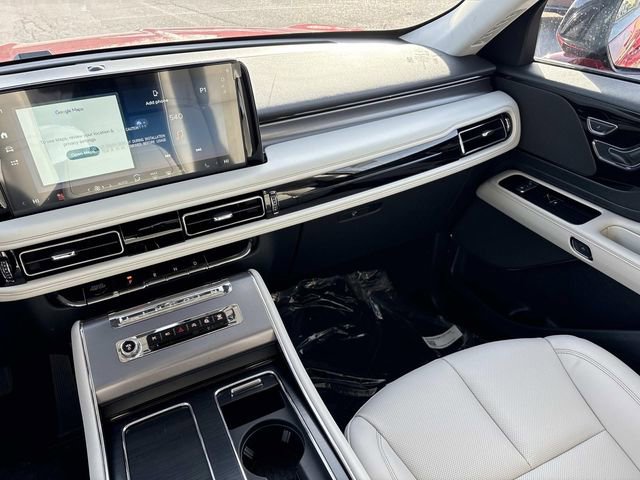 New 2026 Lincoln Aviator 2WD w/ Jet Appearance Package image 15