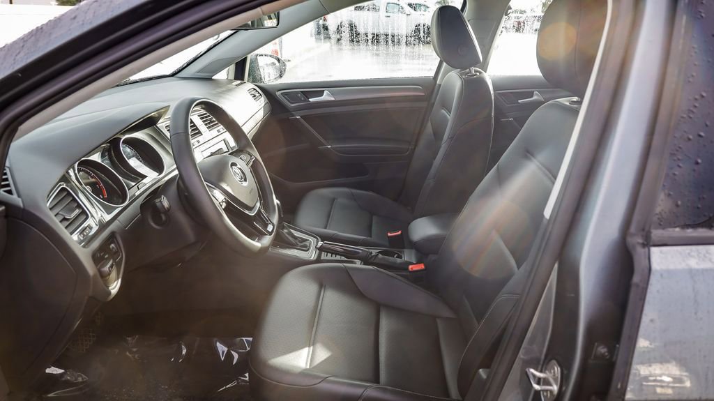 Used 2021 Volkswagen Golf 4-Door image 19