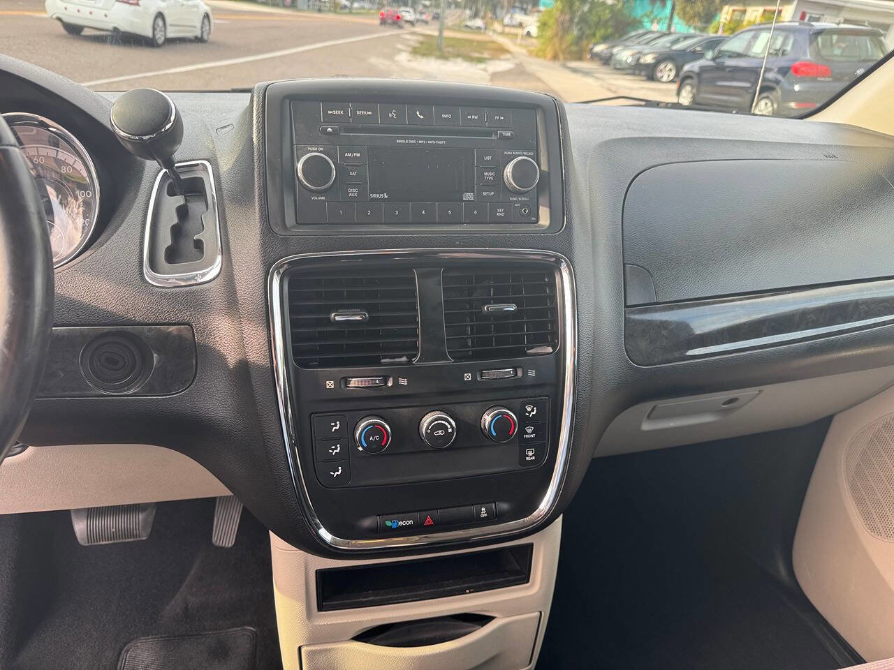 Used 2013 Dodge Grand Caravan American Value Package w/ UConnect Hands-Free Group FWD image 14