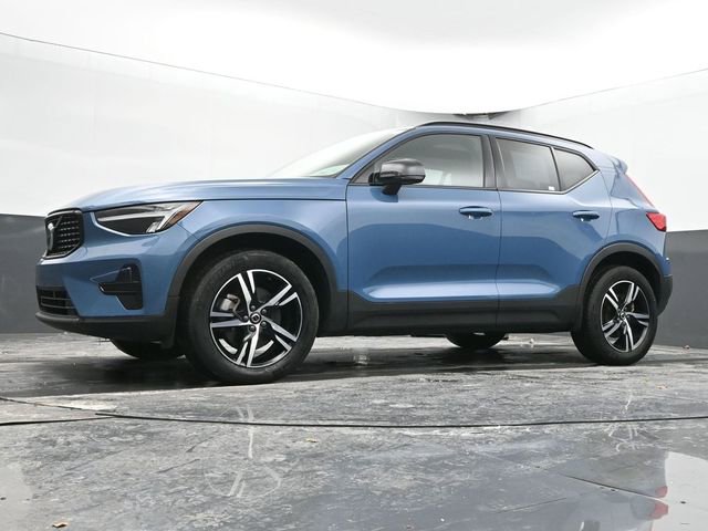 Used 2024 Volvo XC40 B5 Core image 44
