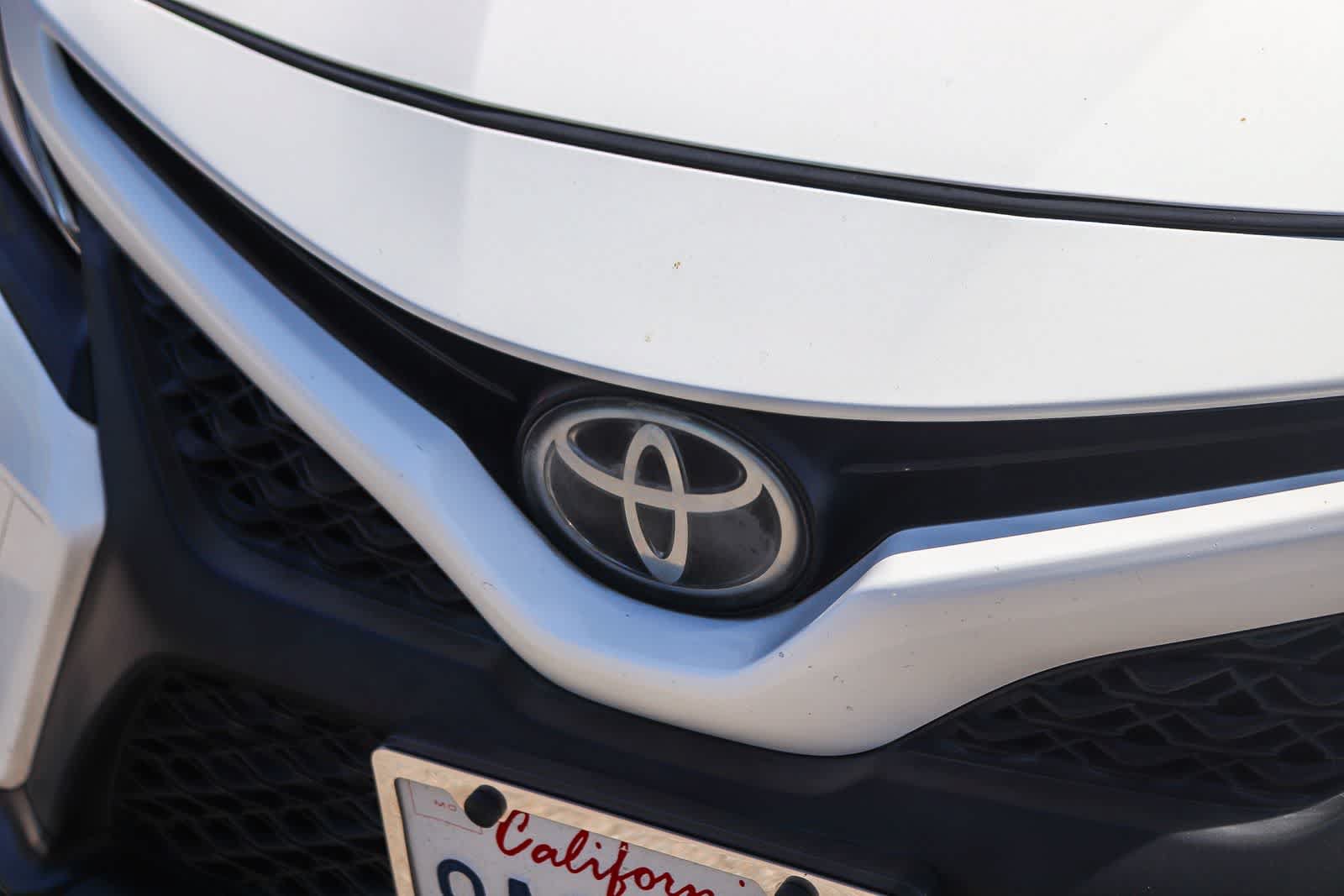 Used 2018 Toyota Camry SE FWD image 9