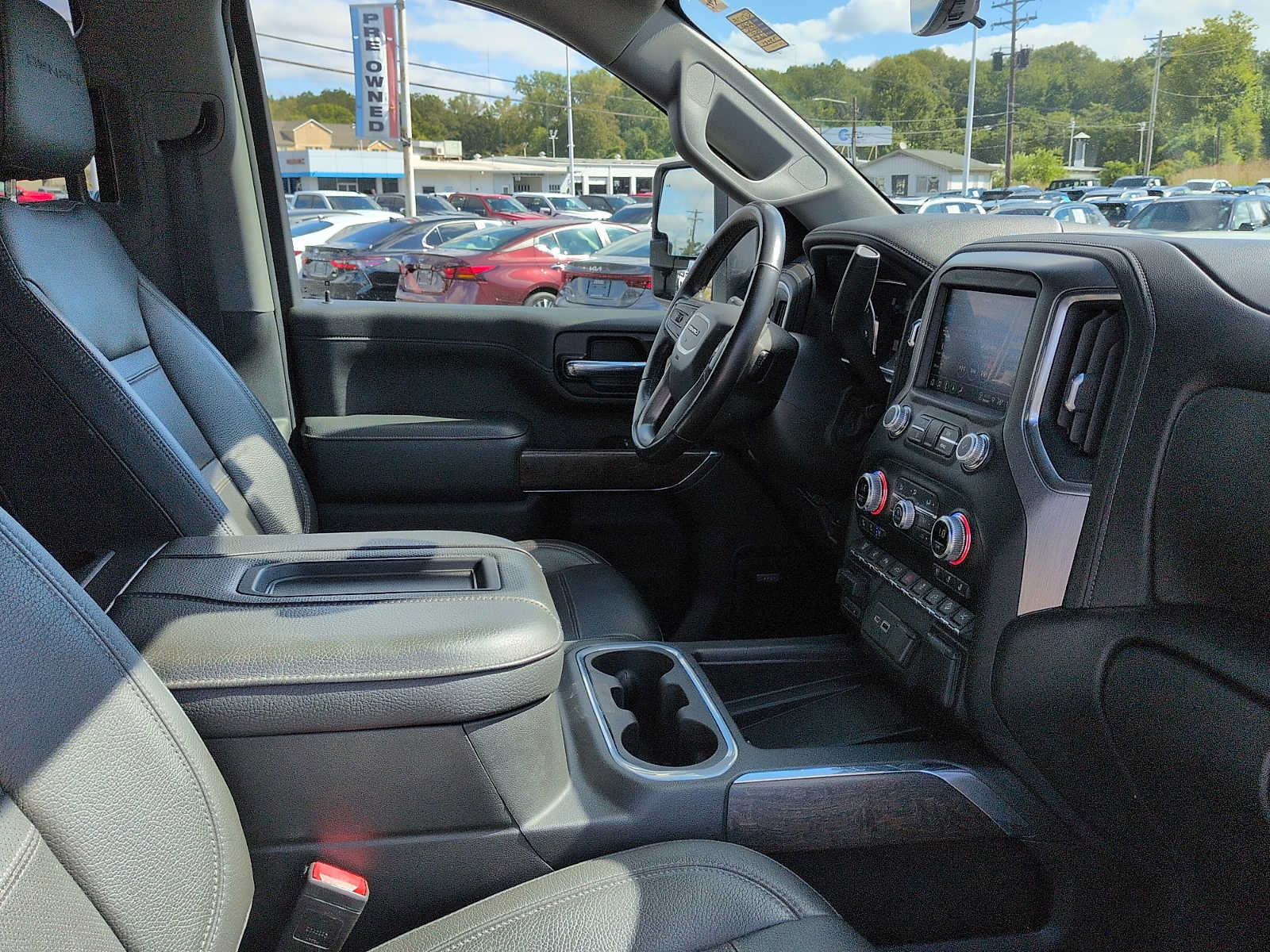 Used 2022 GMC Sierra 3500 Denali w/ Technology Package AWD/4WD image 10