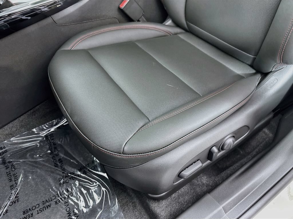 New 2026 Chevrolet Trax RS w/ Sunroof Package FWD image 18