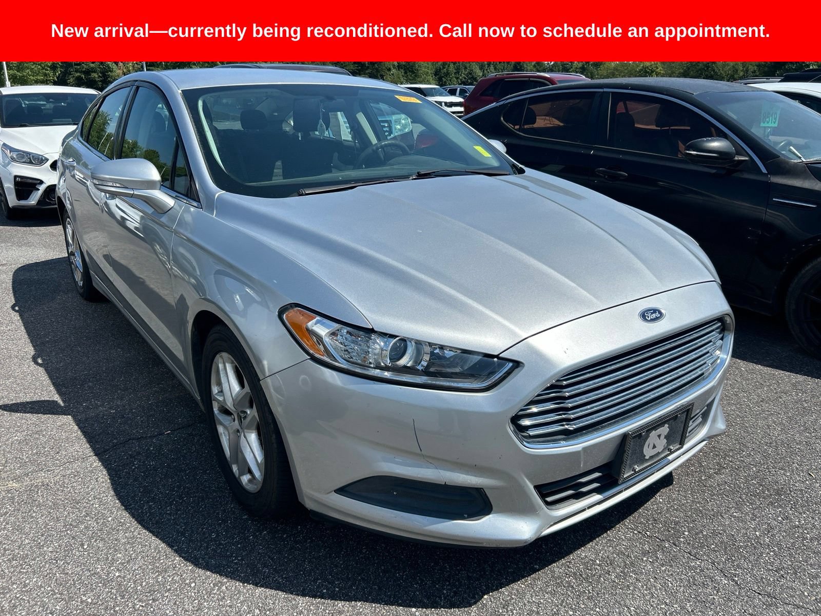 Used 2016 Ford Fusion SE FWD image 3