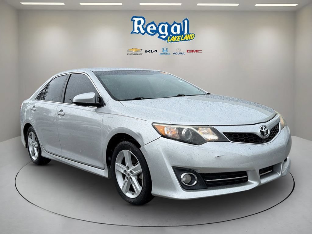 Used 2014 Toyota Camry SE