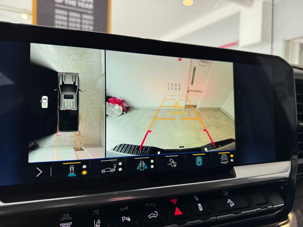 Certified 2025 Chevrolet Silverado 3500 LTZ w/ LTZ Premium Package image 14