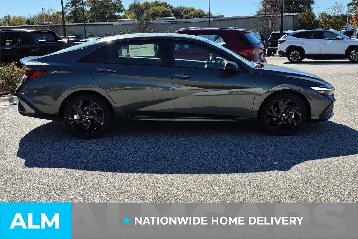 Used 2026 Hyundai Elantra SEL Sport FWD image 4